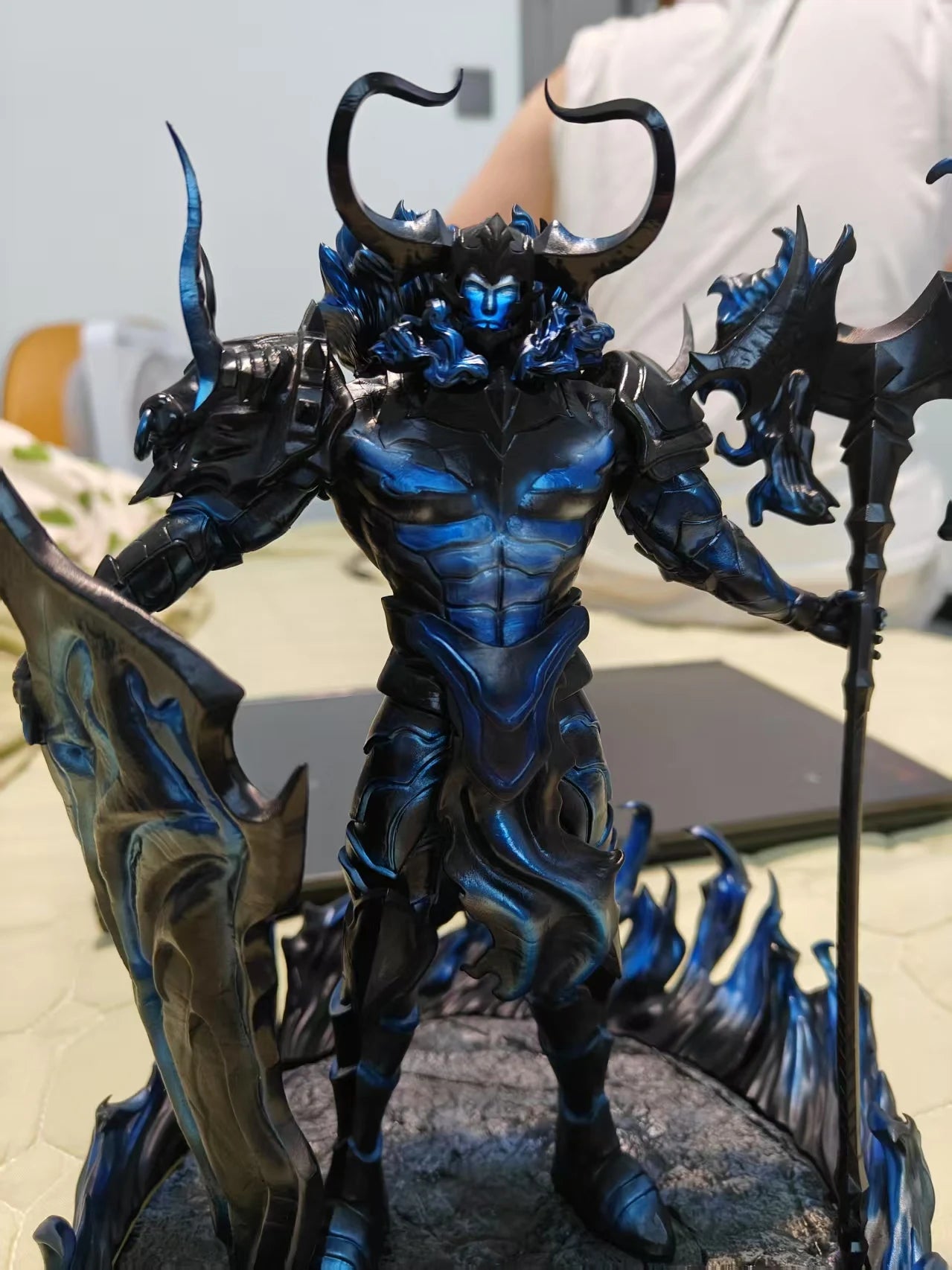Solo Leveling – Tank Ein Actionfigur 25 cm | Bemalte Resin Statue Sammlerstück