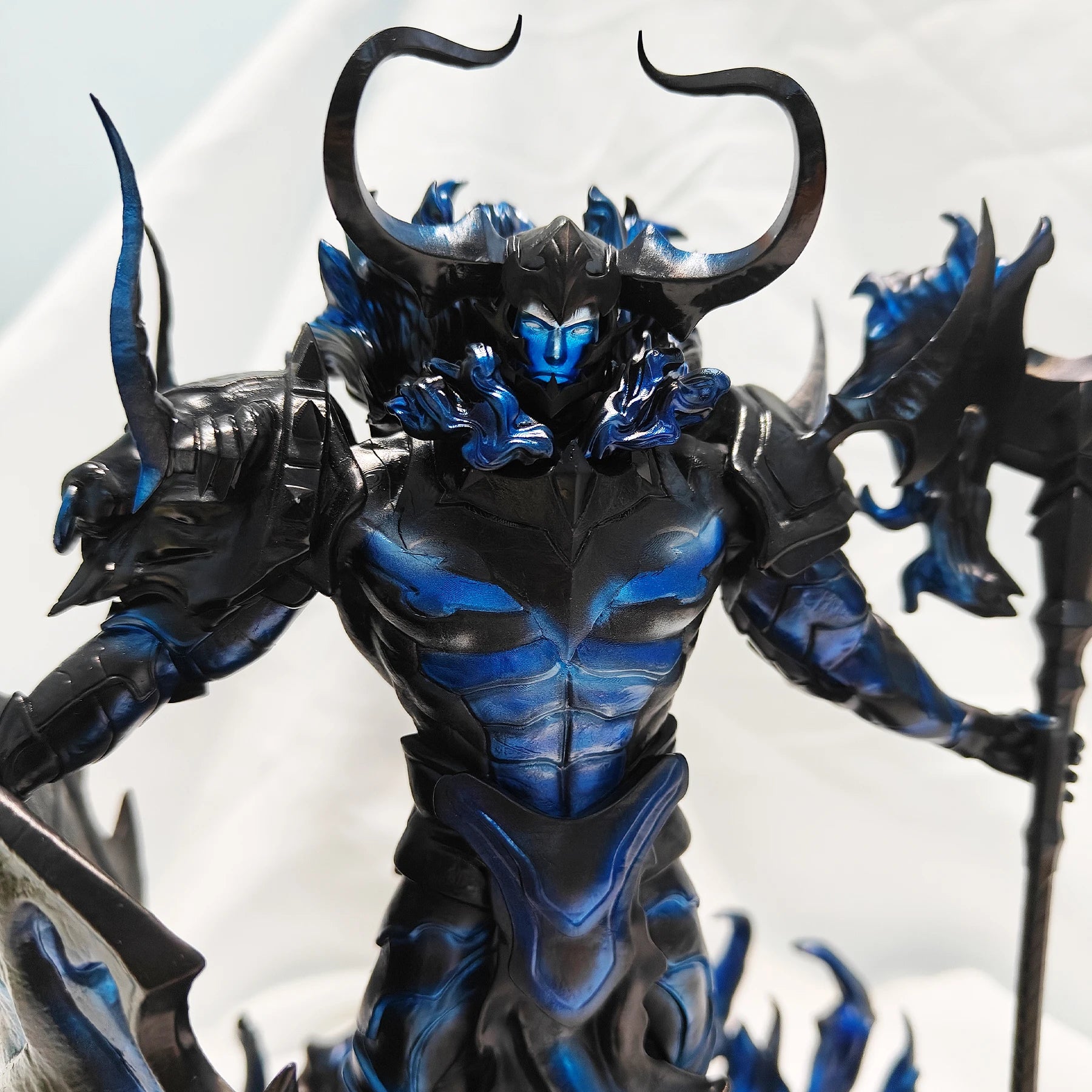 Solo Leveling – Tank Ein Actionfigur 25 cm | Bemalte Resin Statue Sammlerstück
