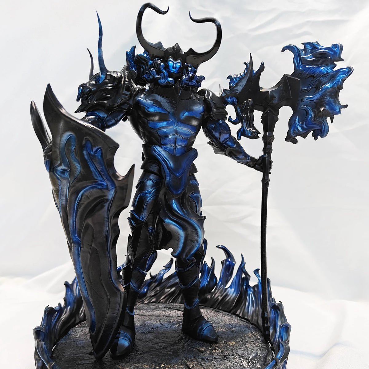 Solo Leveling – Tank Ein Actionfigur 25 cm | Bemalte Resin Statue Sammlerstück