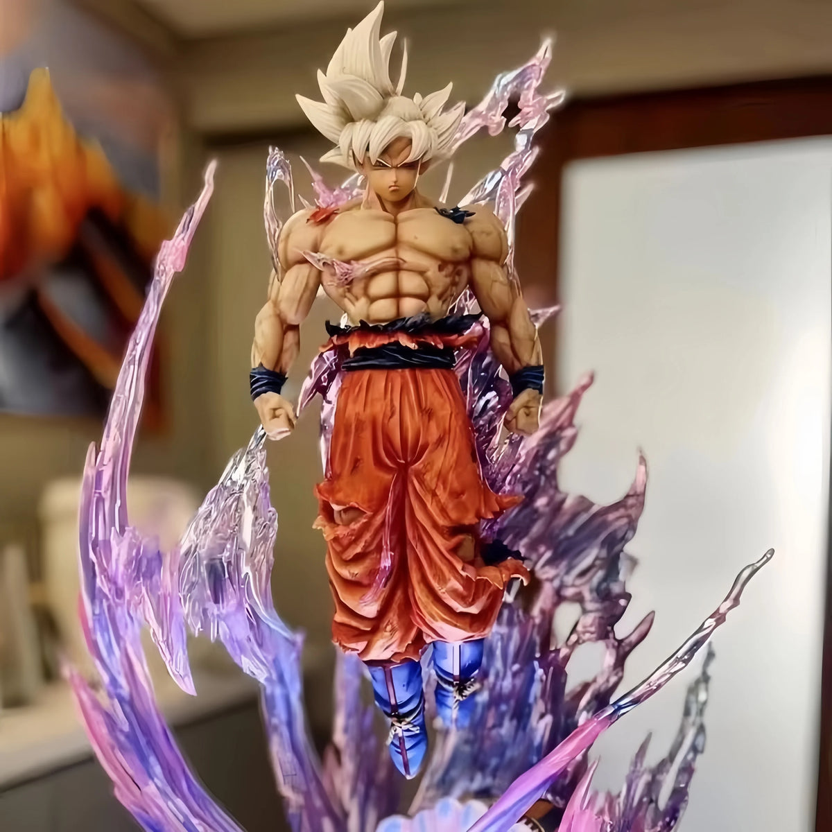 Goku Ultra Instinct Premium Leucht-Statue